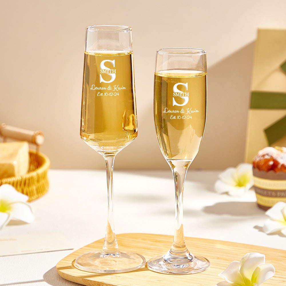 Personalized Bride and Groom Wedding Champagne Flutes Gift for Newlyweds