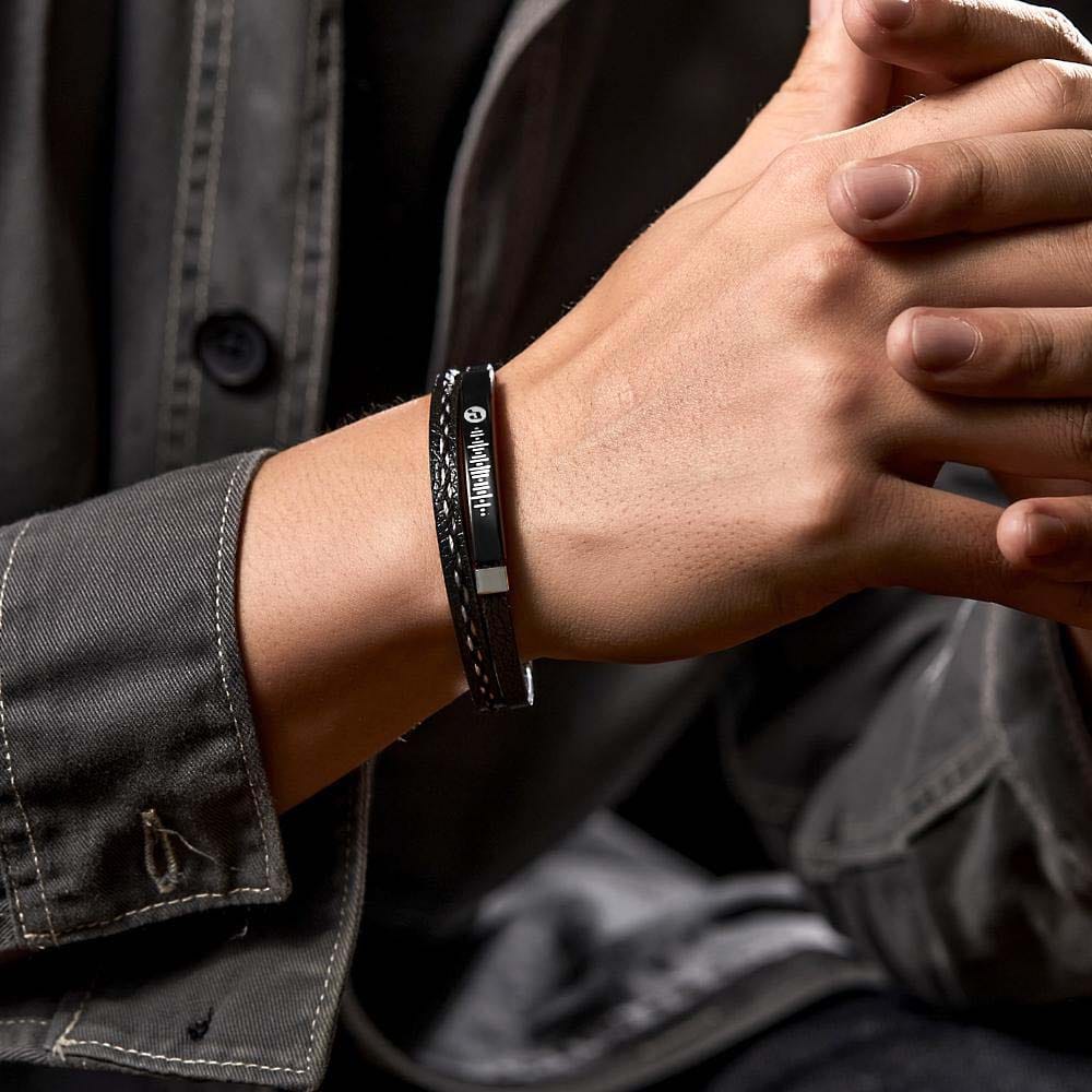 bracelet scannable code feature everyday keepsake gift for boyfriend