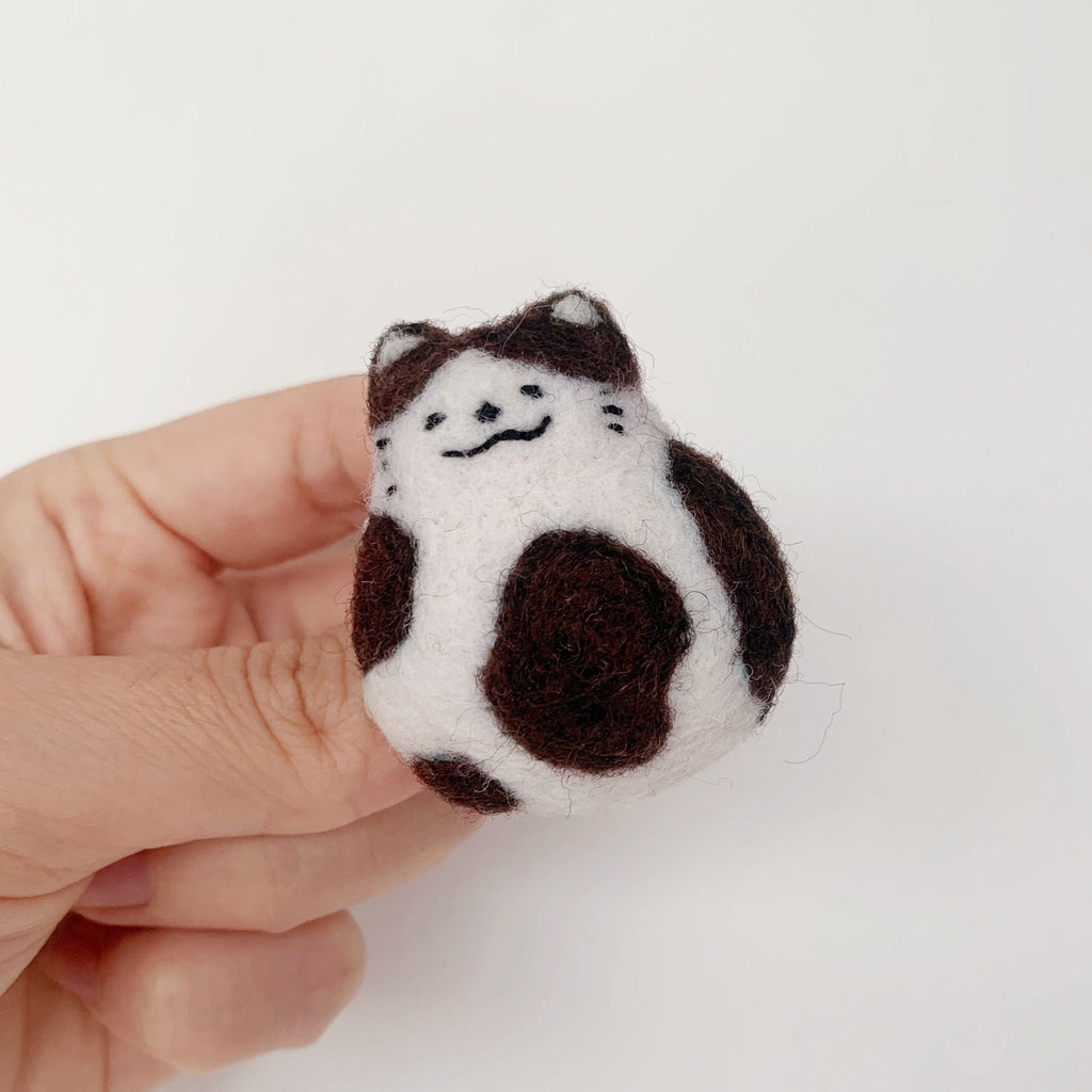 Adorable Handmade Felt Kitten Brooch - Perfect Gift for Cat Lovers