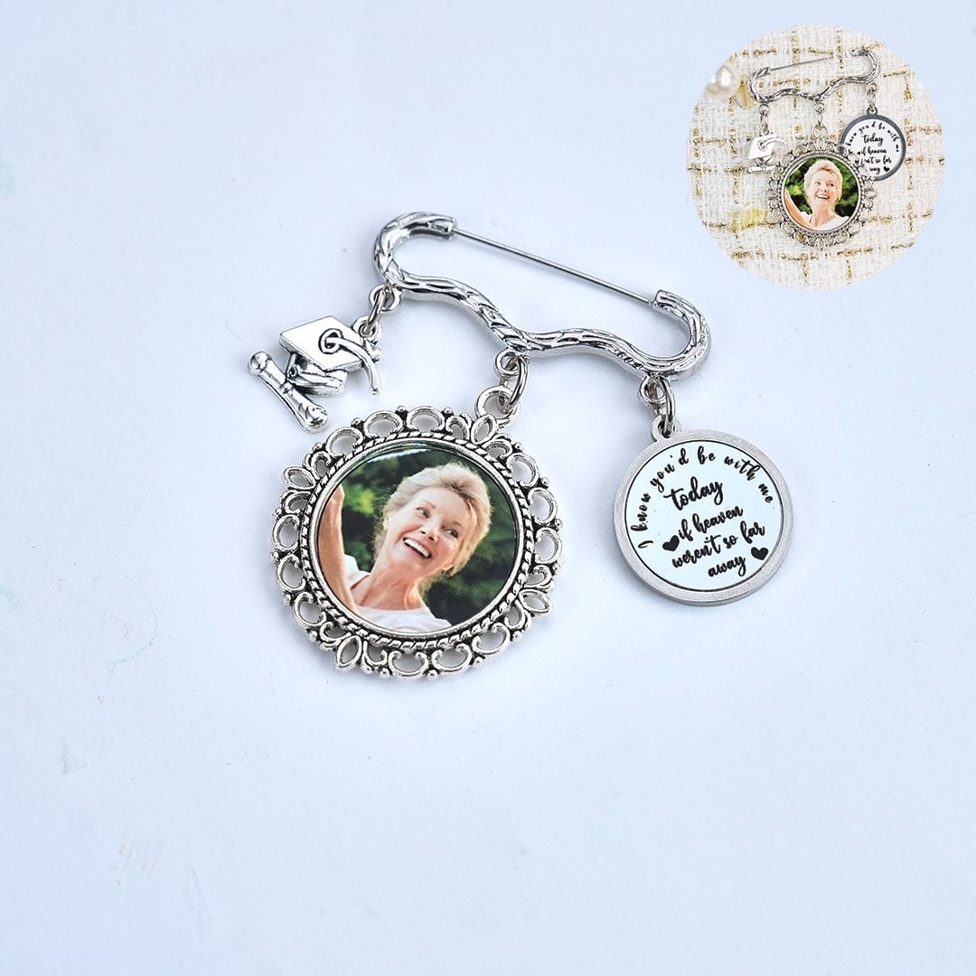 Personalized Graduation Cap Memorial Tassel Brooch Pin Grad Ceremony Sympathy Gift for Class of 2024 Graduates