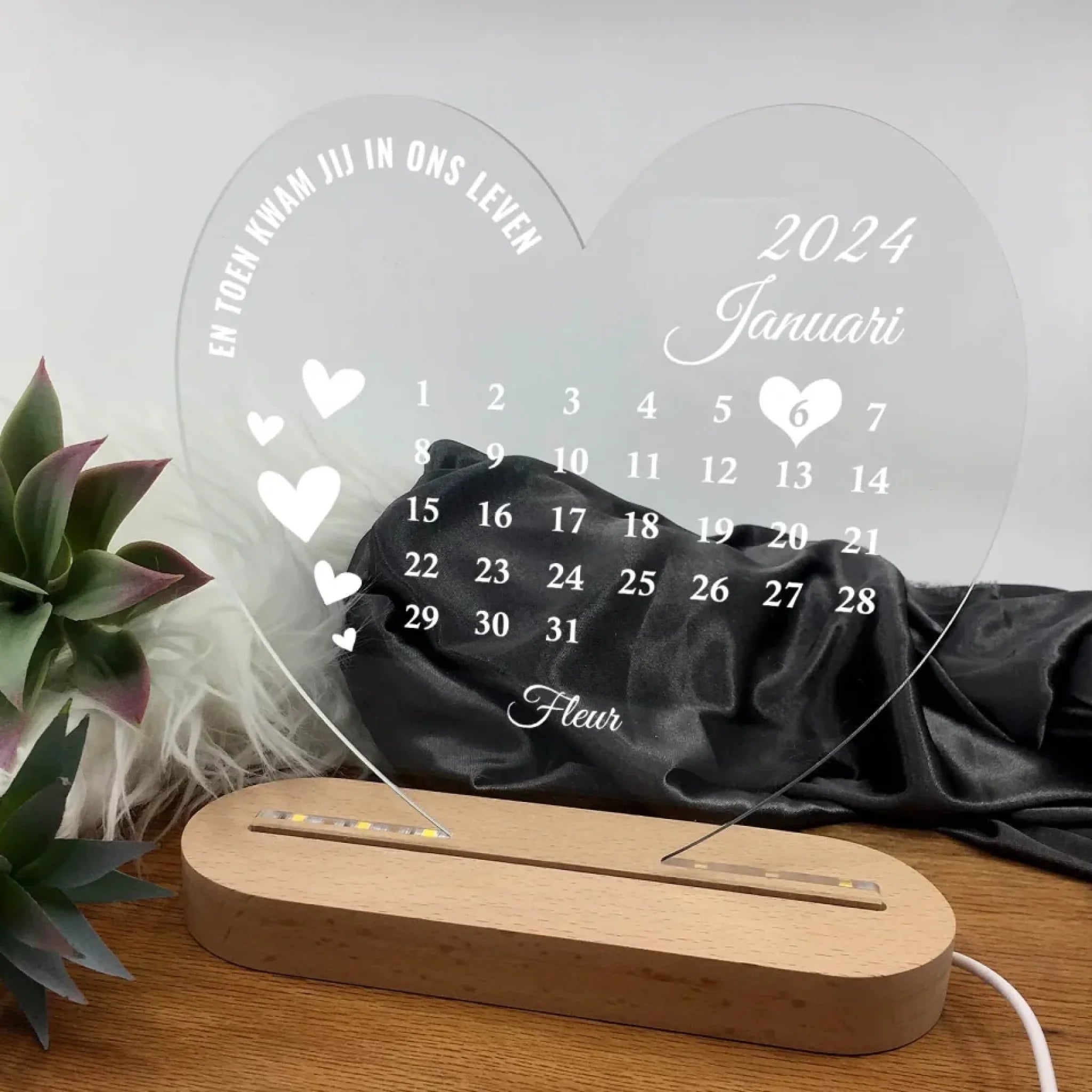Best Calendar - Heart - Shaped LED Light 759057 - DiyGiftly