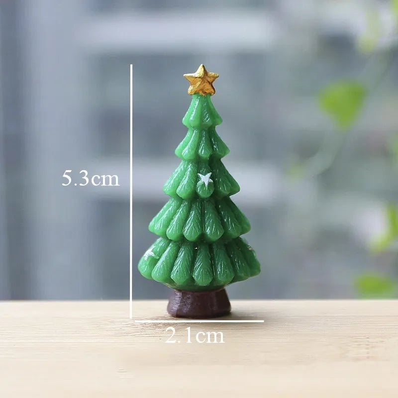 Custom 1 Person & 1 Pet 3D Mini Figure Glass Dollhouse Christmas Scene Display Case Unique Christmas Gift (Production: 10 - 15 Business Day) - DiyGiftly