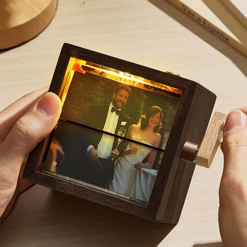 Custom Photo Flipbook Frame Animation Machine Hand-cranked Detachable Photos Flipbook Box Photo Album with Light Anniversary Gifts
