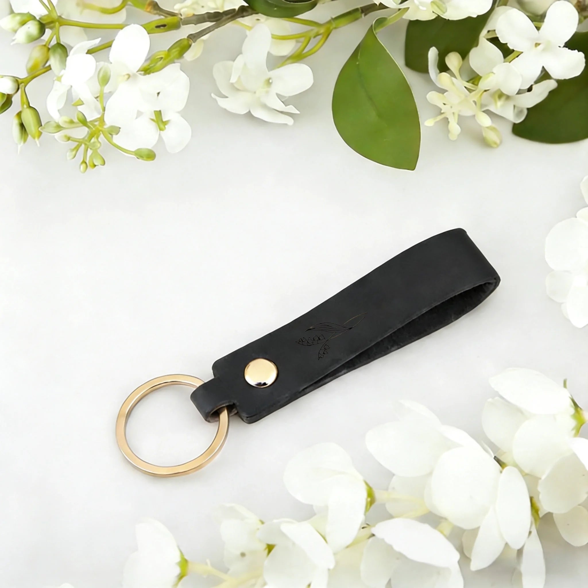 Personalized Birth Flower PU Leather Keychain with Engraved Name – Custom Floral Key Ring, Wedding Party Favor, Birthday Gift for Her, Bridesmaid, Wife, Girlfriend, Mom 1082236 - DiyGiftly